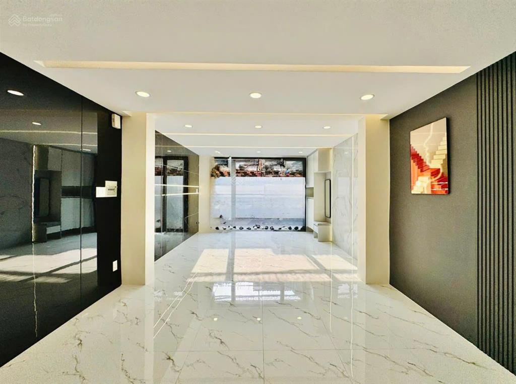 Nhà hẻm xe hơi thôngnguyễn văn khối phường 9diện tích 4m x 13m. 3 lầu3 phòng4wc7,4 tỷ