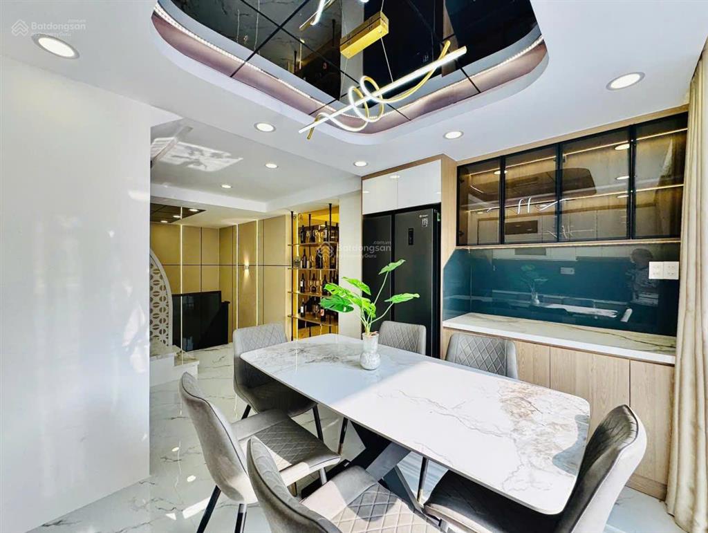 Nhà hẻm xe hơi thôngnguyễn văn khối phường 9diện tích 4m x 13m. 3 lầu3 phòng4wc7,4 tỷ