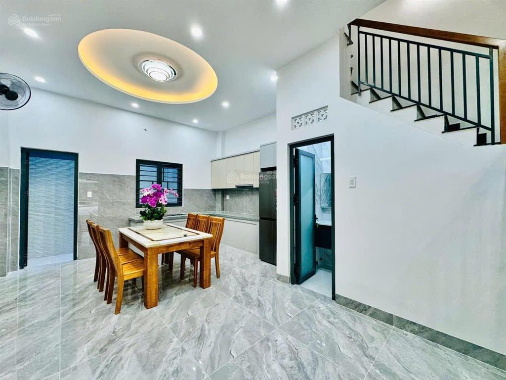 Nhà hẻm 5m thống nhất, phường 11diện tích 4,9mx15m 3 lầu 4 phòng 5wc = 8,2 tỷ