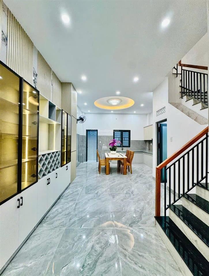 Nhà hẻm 5m thống nhất, phường 11diện tích 4,9mx15m 3 lầu 4 phòng 5wc = 8,2 tỷ