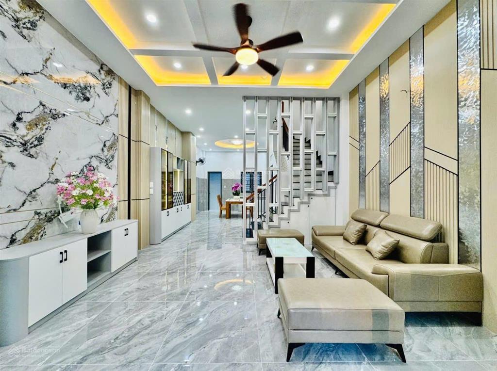 Nhà hẻm 5m thống nhất, phường 11diện tích 4,9mx15m 3 lầu 4 phòng 5wc = 8,2 tỷ