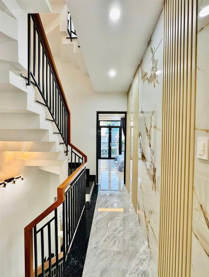 Nhà hẻm 5m thống nhất, phường 11diện tích 4,9mx15m 3 lầu 4 phòng 5wc = 8,2 tỷ