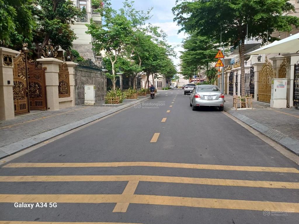 Biệt thự cityland park hills, nguyễn văn lượng phường 10, 14x20m, 4 lầu thang máy, 8 phòng