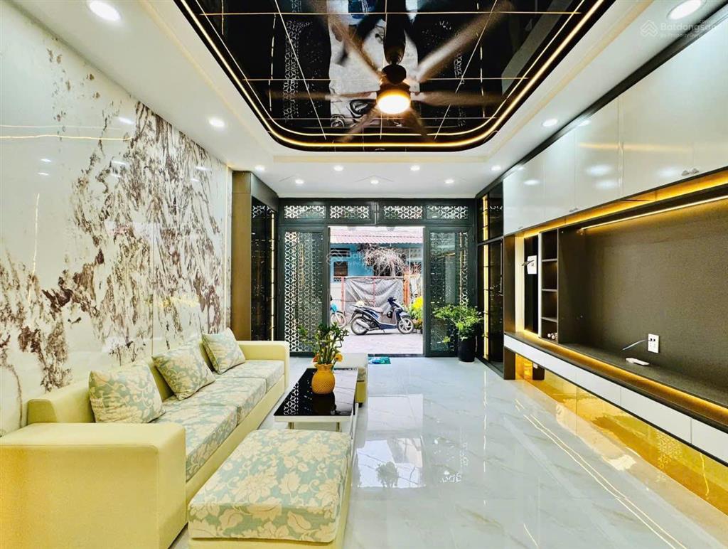 Siêu phẩm quang trung phường 10, 4m x 10m  3 lầu, 4 phòng ngủ, 5wc, 6,5 tỷ