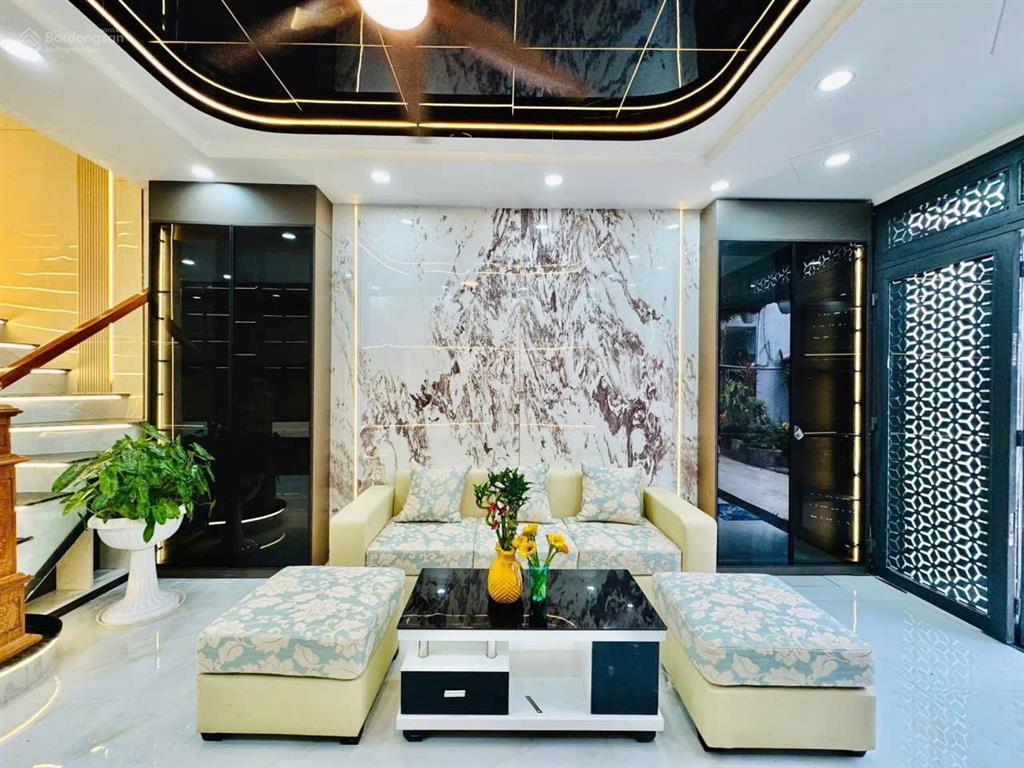 Siêu phẩm quang trung phường 10, 4m x 10m  3 lầu, 4 phòng ngủ, 5wc, 6,5 tỷ