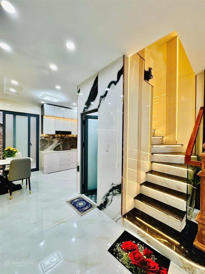 Siêu phẩm quang trung phường 10, 4m x 10m  3 lầu, 4 phòng ngủ, 5wc, 6,5 tỷ