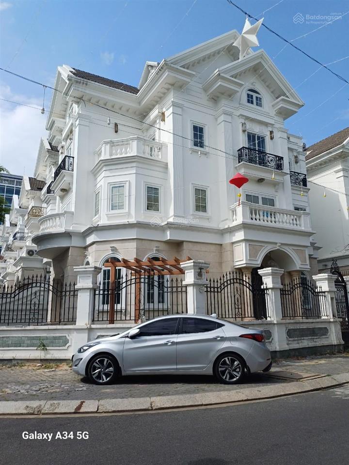 Căn góc cityland garden hills, phường 5  emart =14x20m, hầm, 4 lầu 10pn, có thang máy= 60 triệu/th