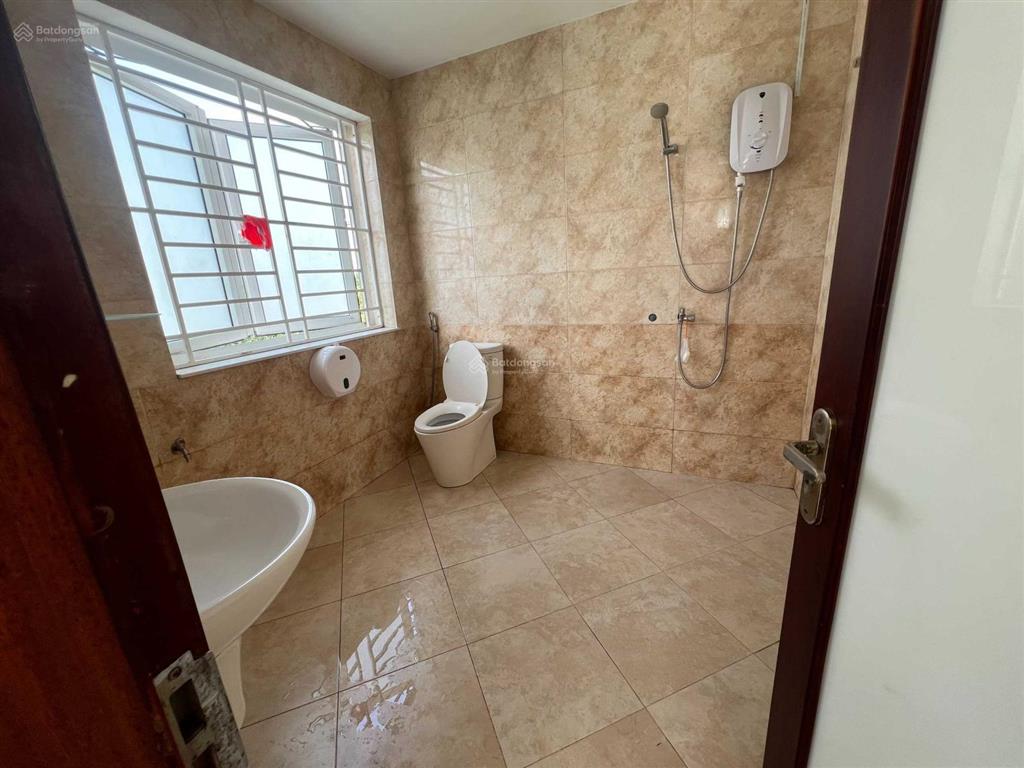 Căn góc cityland garden hills, phường 5  emart =14x20m, hầm, 4 lầu 10pn, có thang máy= 60 triệu/th