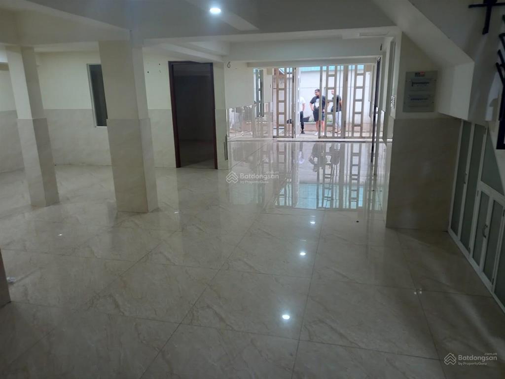Căn góc cityland garden hills, phường 5  emart =14x20m, hầm, 4 lầu 10pn, có thang máy= 60 triệu/th