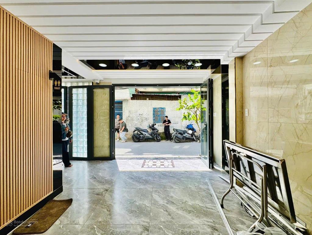 Siêu phẩm xây mớinhà mặt tiềnlê văn thọ phường 11ngang9 sâu 5,2m3 lầu 4 phòng6wc=9 tỷ