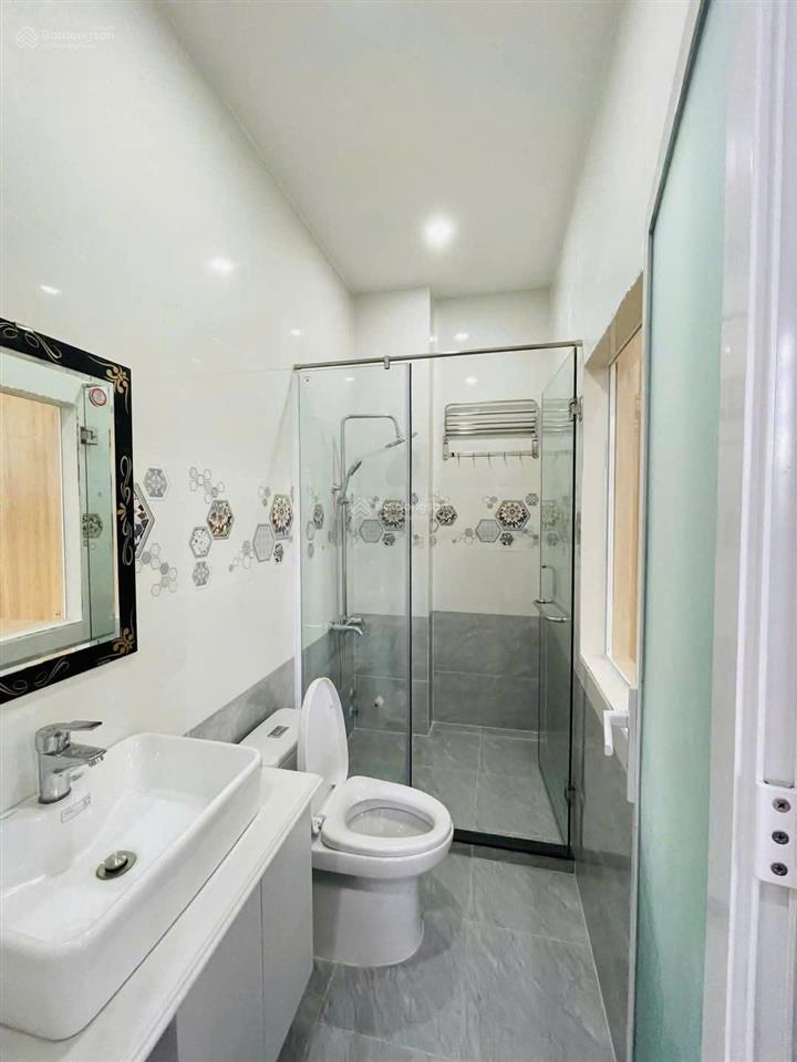 Nhà hẻm thông 8m, nguyễn văn lượng phường 17, diện tích 4x17m, 4 lầu  5 phòng 5wc=20 triệu/tháng