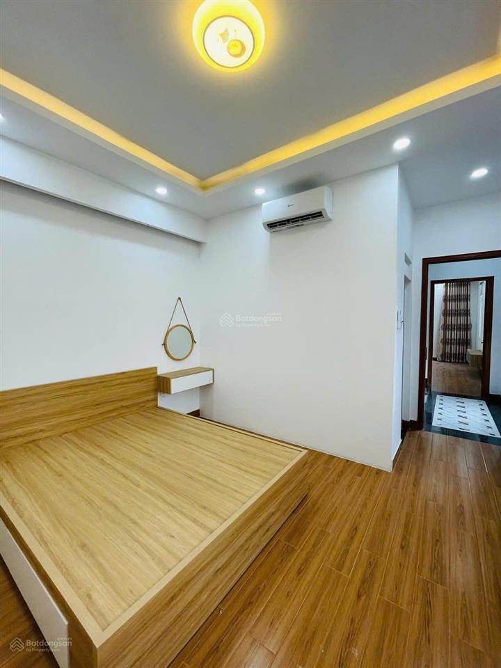 Nhà hẻm thông 8m, nguyễn văn lượng phường 17, diện tích 4x17m, 4 lầu  5 phòng 5wc=20 triệu/tháng