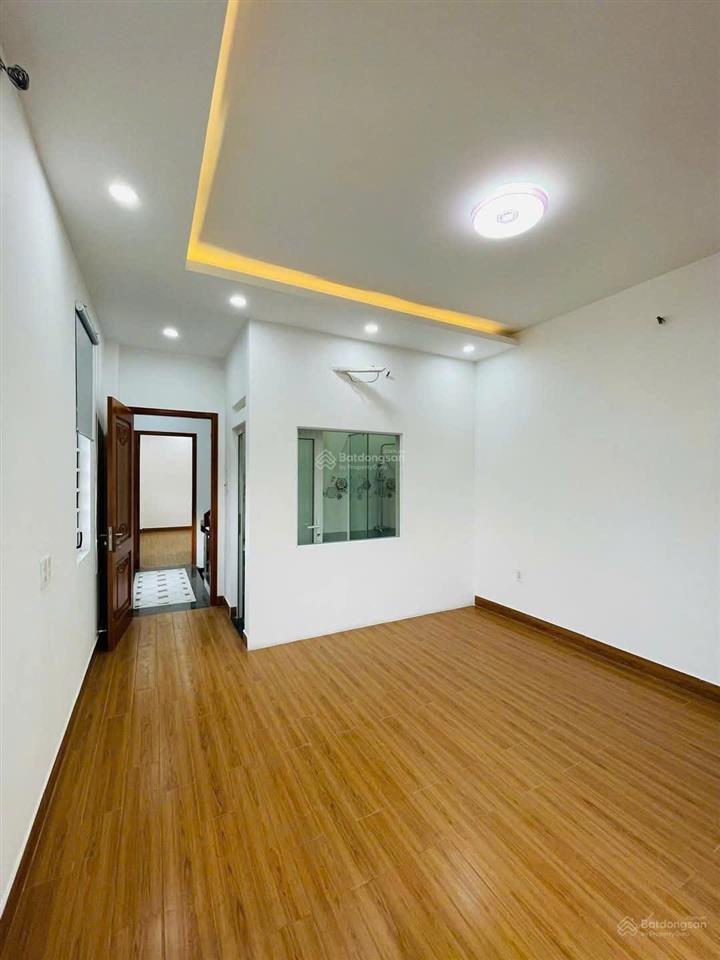 Nhà hẻm thông 8m, nguyễn văn lượng phường 17, diện tích 4x17m, 4 lầu  5 phòng 5wc=20 triệu/tháng