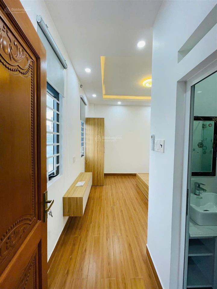 Nhà hẻm thông 8m, nguyễn văn lượng phường 17, diện tích 4x17m, 4 lầu  5 phòng 5wc=20 triệu/tháng