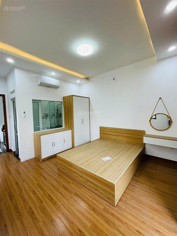 Nhà hẻm thông 8m, nguyễn văn lượng phường 17, diện tích 4x17m, 4 lầu  5 phòng 5wc=20 triệu/tháng