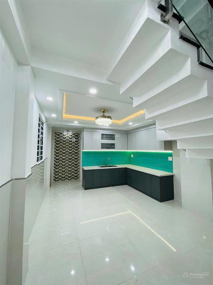 Nhà hẻm thông 8m, nguyễn văn lượng phường 17, diện tích 4x17m, 4 lầu  5 phòng 5wc=20 triệu/tháng