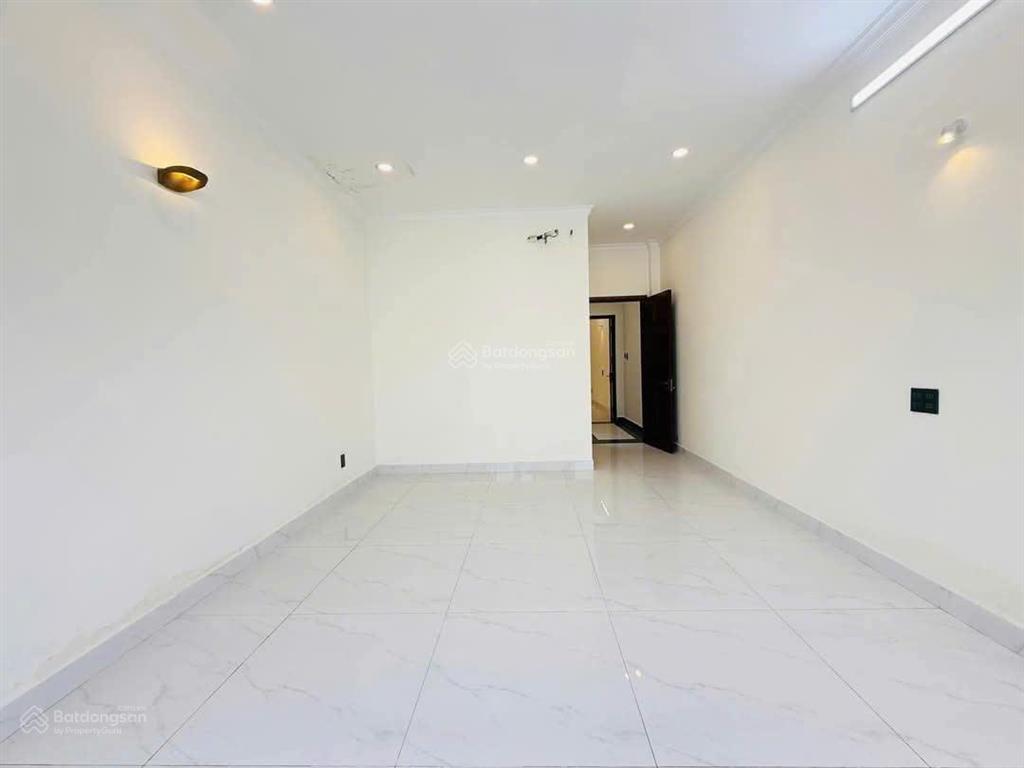 Nhà hẻm xe hơi phạm văn chiêu phường 9  4x20m  4 lầu  5 phòng  6wc  cho thuê 20 triệu/tháng