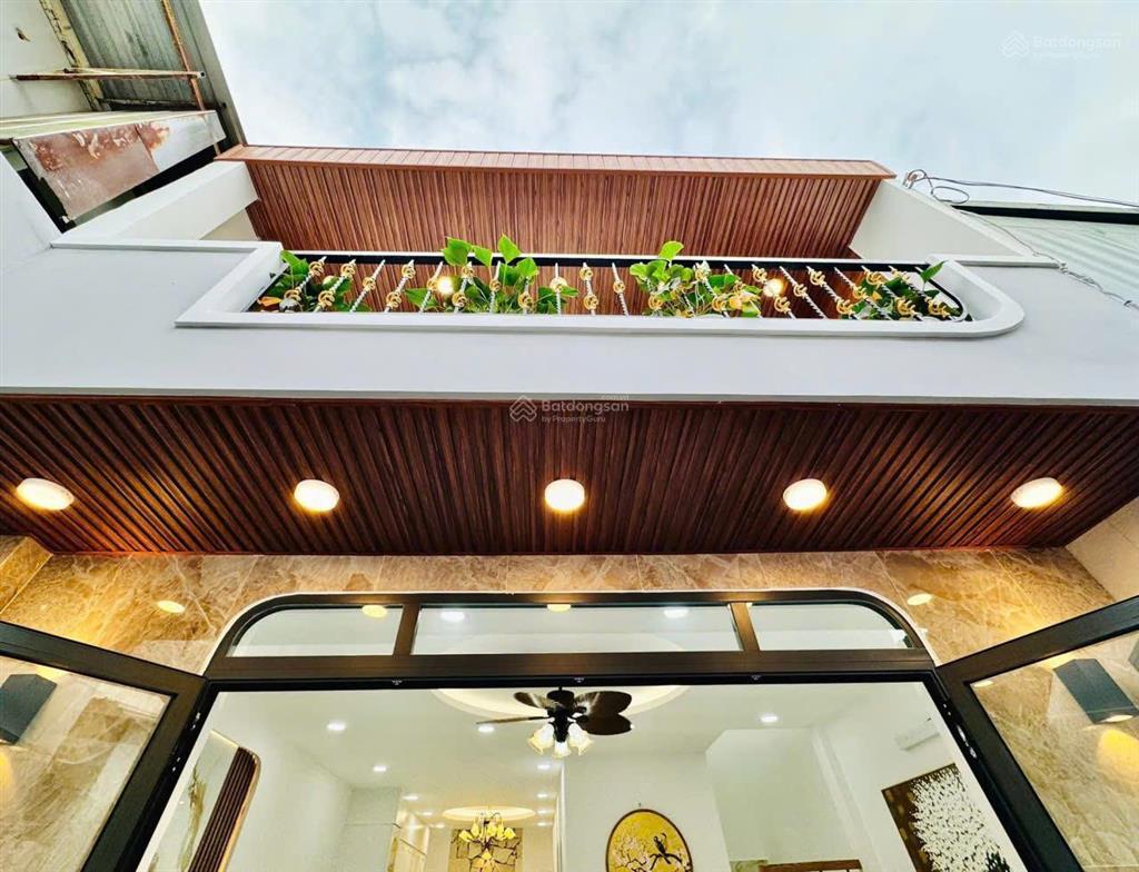 Siêu phẩm ngang 5.5m, lê đức thọ p6  gần chợ an nhơn diện tích 5,5m x 14m, 1 lầu, 3pn, 3wc=5,5 tỷ