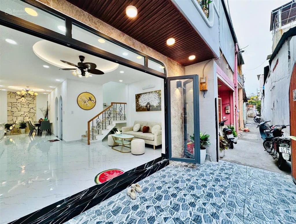 Siêu phẩm ngang 5.5m, lê đức thọ p6  gần chợ an nhơn diện tích 5,5m x 14m, 1 lầu, 3pn, 3wc=5,5 tỷ