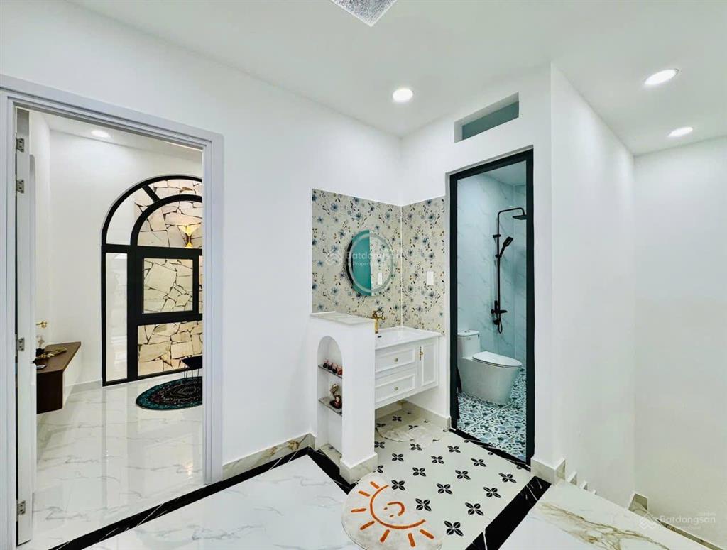Siêu phẩm ngang 5.5m, lê đức thọ p6  gần chợ an nhơn diện tích 5,5m x 14m, 1 lầu, 3pn, 3wc=5,5 tỷ