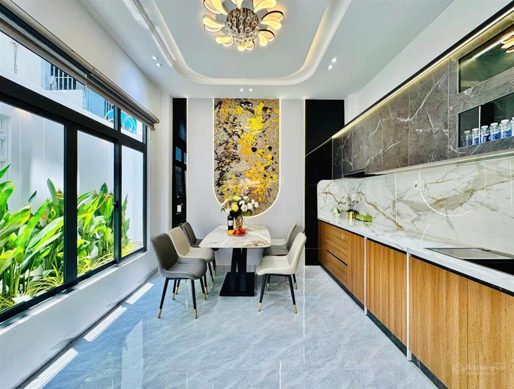 Nhà mới xây căn góc phan văn trị phường 7 đối diện vincom.4,2x13m 4 lầufull nội thất cao cấp