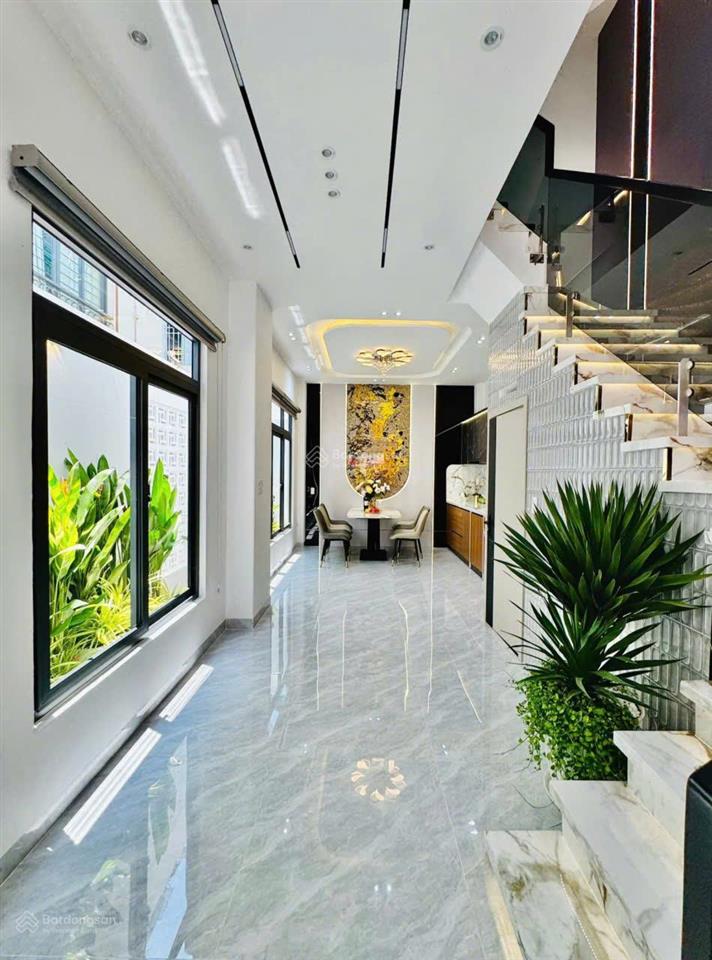 Nhà mới xây căn góc phan văn trị phường 7 đối diện vincom.4,2x13m 4 lầufull nội thất cao cấp