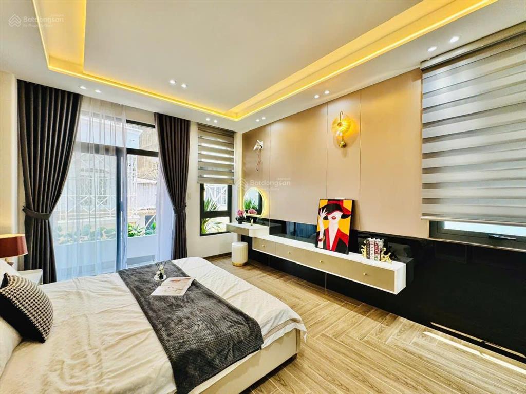 Nhà mới xây căn góc phan văn trị phường 7 đối diện vincom.4,2x13m 4 lầufull nội thất cao cấp