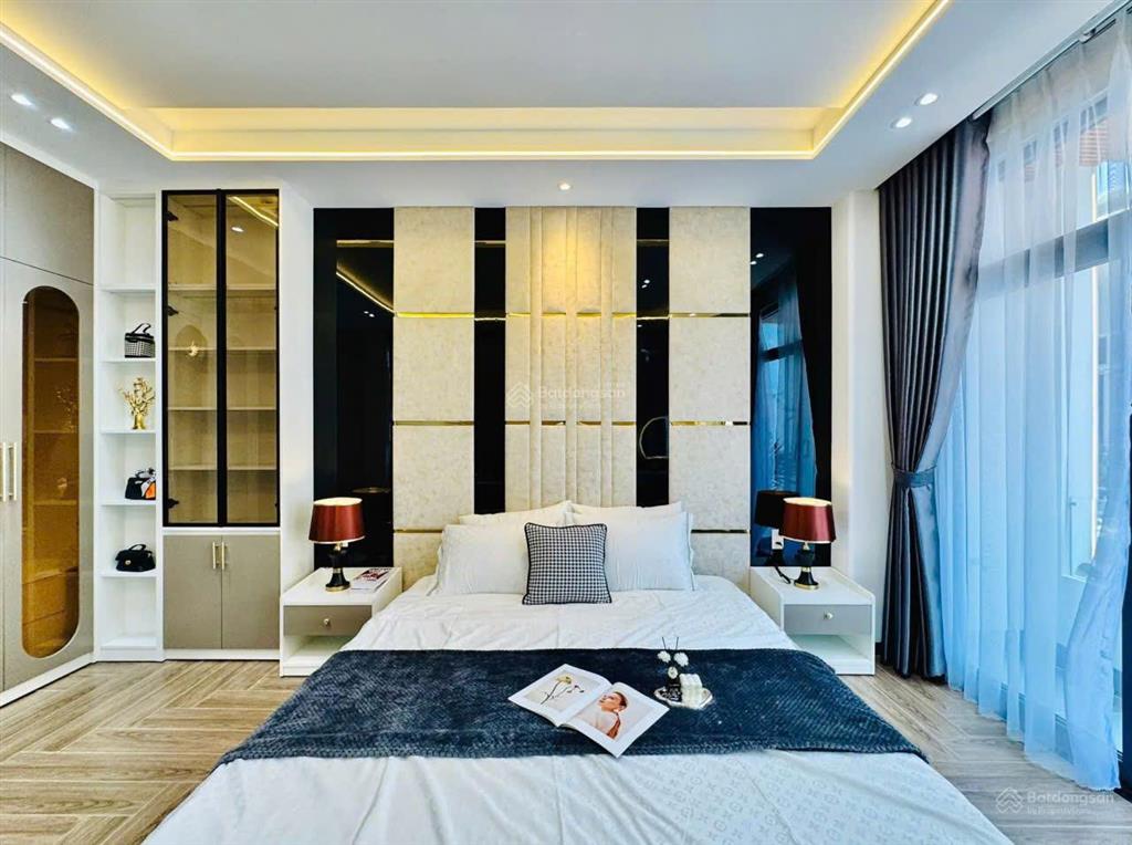 Nhà mới xây căn góc phan văn trị phường 7 đối diện vincom.4,2x13m 4 lầufull nội thất cao cấp