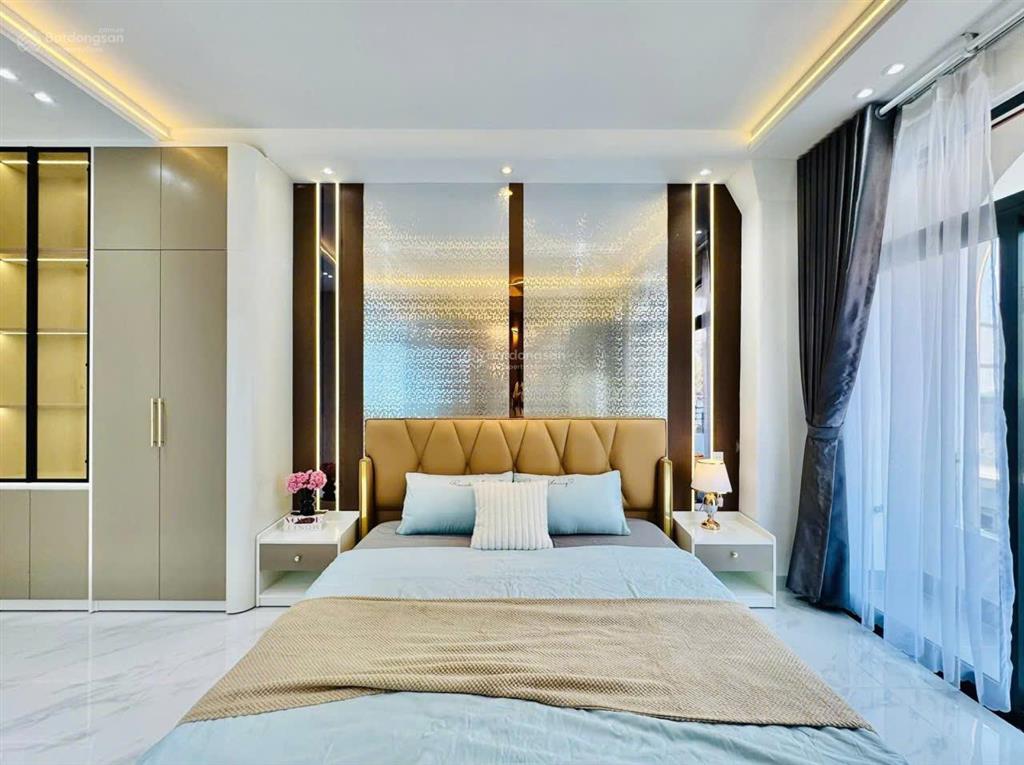 Nhà mới xây căn góc phan văn trị phường 7 đối diện vincom.4,2x13m 4 lầufull nội thất cao cấp