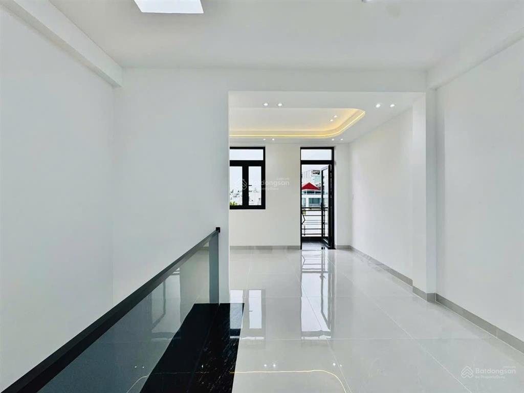Nhà mới xây hẻm xe hơi thông nguyễn văn lượng p16  gần cityland park hills 4,2mx12m 4 tầng=8,2 tỷ