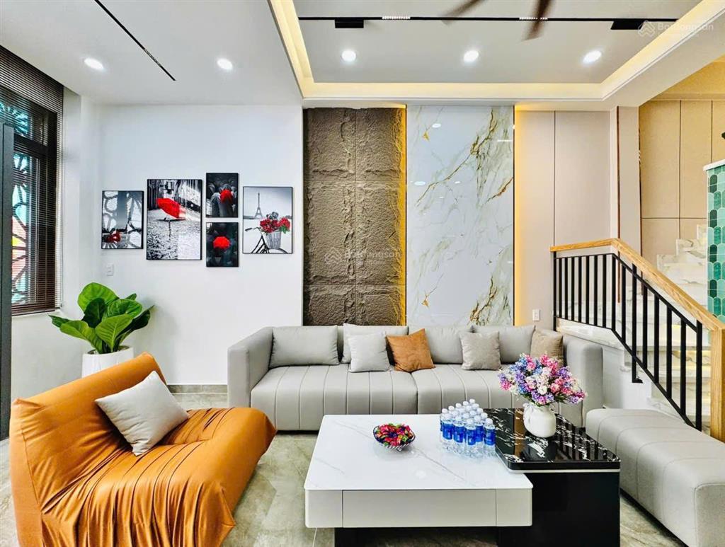 Nhà hẻm xe hơi, thống nhất p16, 4,3x13m 3 lầu 4 phòng, 5wc  gần cityland park hills =8,2 tỷ