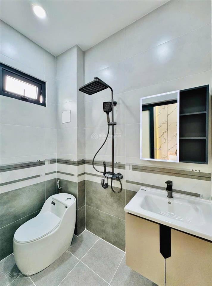 Nhà hẻm xe hơi, thống nhất p16, 4,3x13m 3 lầu 4 phòng, 5wc  gần cityland park hills =8,2 tỷ