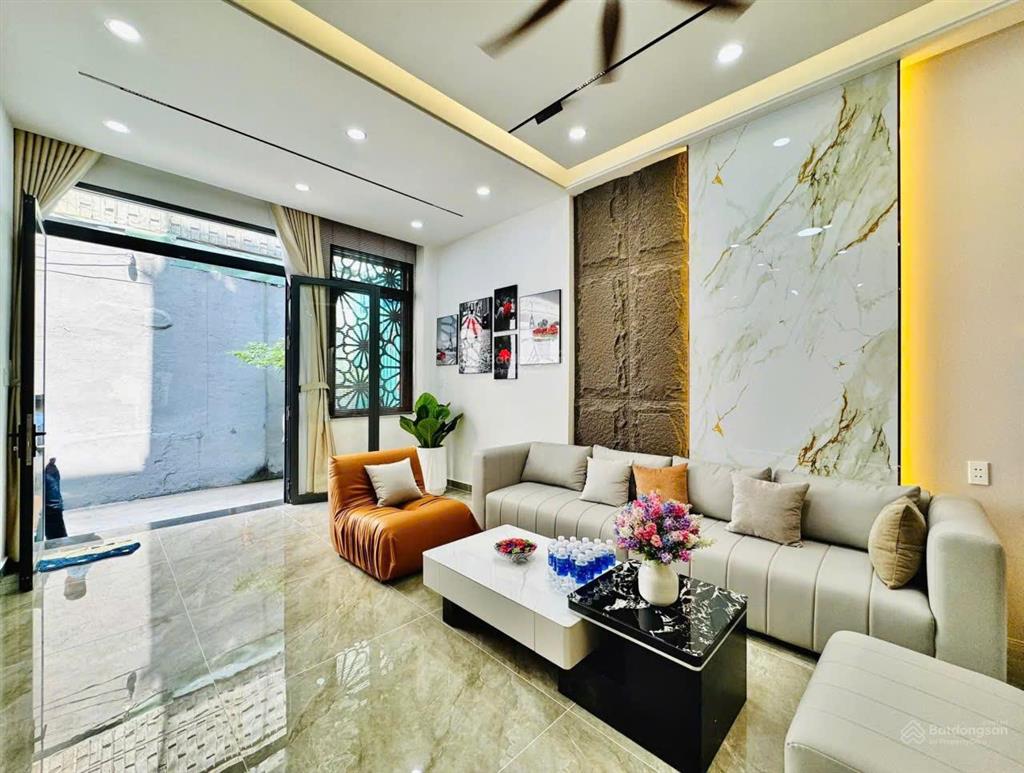 Nhà hẻm xe hơi, thống nhất p16, 4,3x13m 3 lầu 4 phòng, 5wc  gần cityland park hills =8,2 tỷ