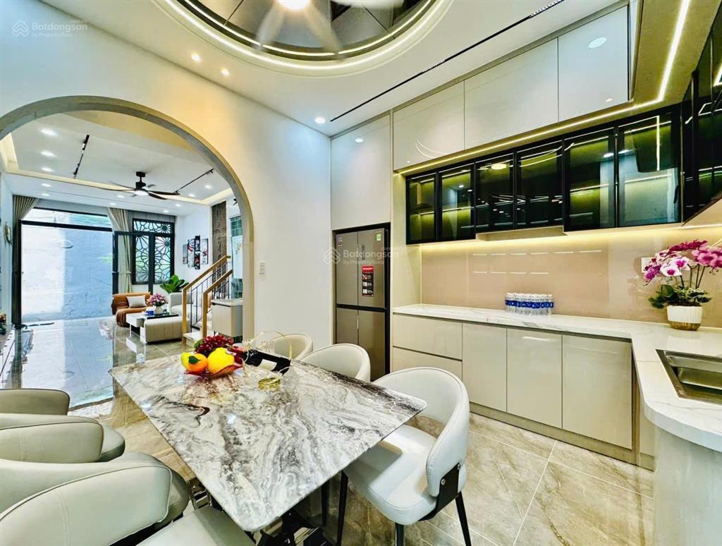 Nhà hẻm xe hơi, thống nhất p16, 4,3x13m 3 lầu 4 phòng, 5wc  gần cityland park hills =8,2 tỷ