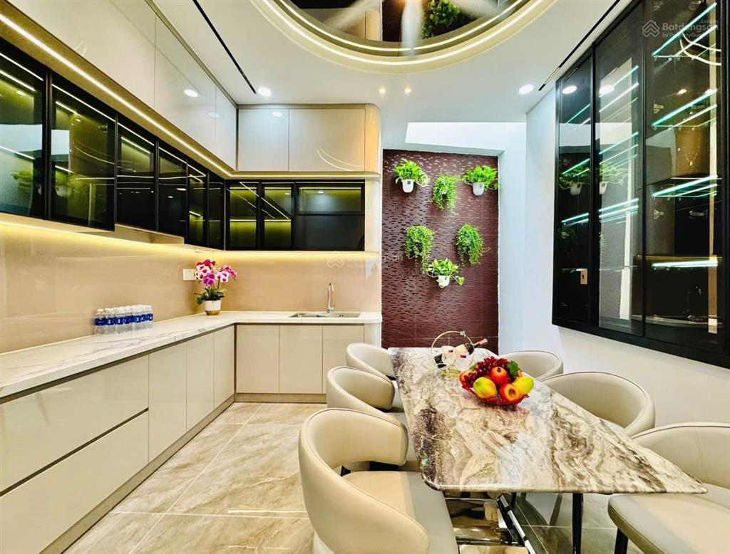 Nhà hẻm xe hơi, thống nhất p16, 4,3x13m 3 lầu 4 phòng, 5wc  gần cityland park hills =8,2 tỷ