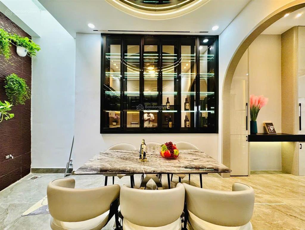 Nhà hẻm xe hơi, thống nhất p16, 4,3x13m 3 lầu 4 phòng, 5wc  gần cityland park hills =8,2 tỷ