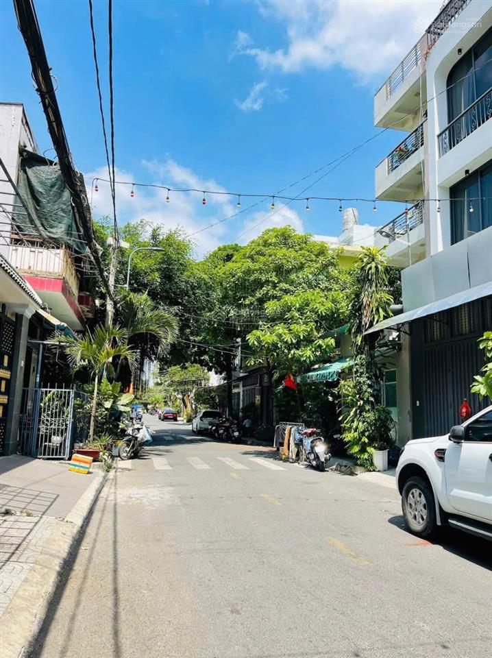 Hẻm thông 10m lê thị hồng p17 gò vấpgần chợ căn cứ. dt 5,1mx18m  trệt4 lầu 