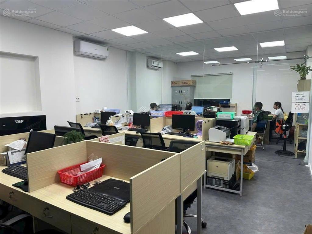 Hẻm thông 10m lê thị hồng p17 gò vấpgần chợ căn cứ. dt 5,1mx18m  trệt4 lầu 