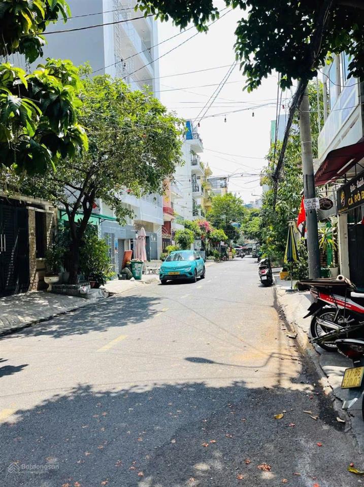 Hẻm thông 10m lê thị hồng p17 gò vấpgần chợ căn cứ. dt 5,1mx18m  trệt4 lầu 