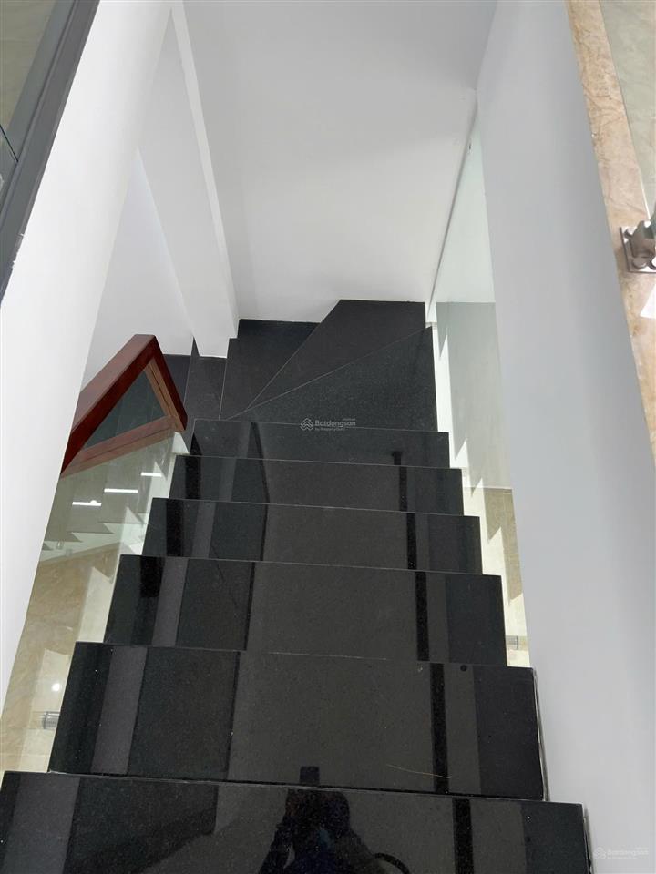 Nhà mặt tiền lê văn thọ p11 gần chợ hạnh thông tây. 4x16m trệt2 lầu trống suốt 26 triệu/
