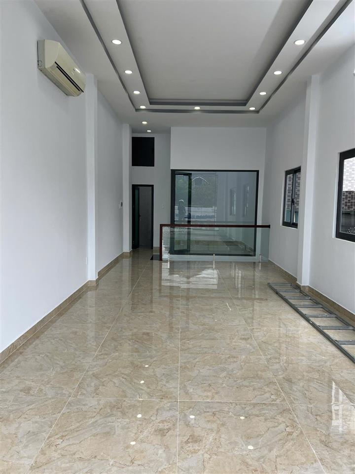 Nhà mặt tiền lê văn thọ p11 gần chợ hạnh thông tây. 4x16m trệt2 lầu trống suốt 26 triệu/