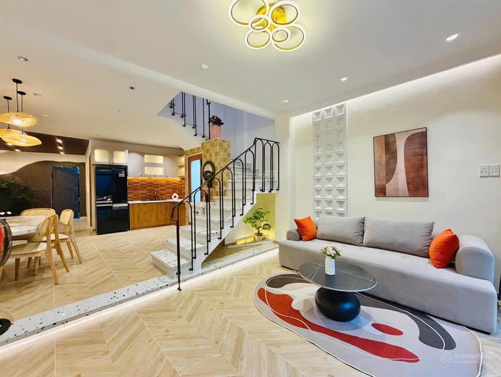 Căn vila có hồ bơi  phạm văn chiêu p14  5x16m  1 lầu  3pn  4wc  6,9 tỷ