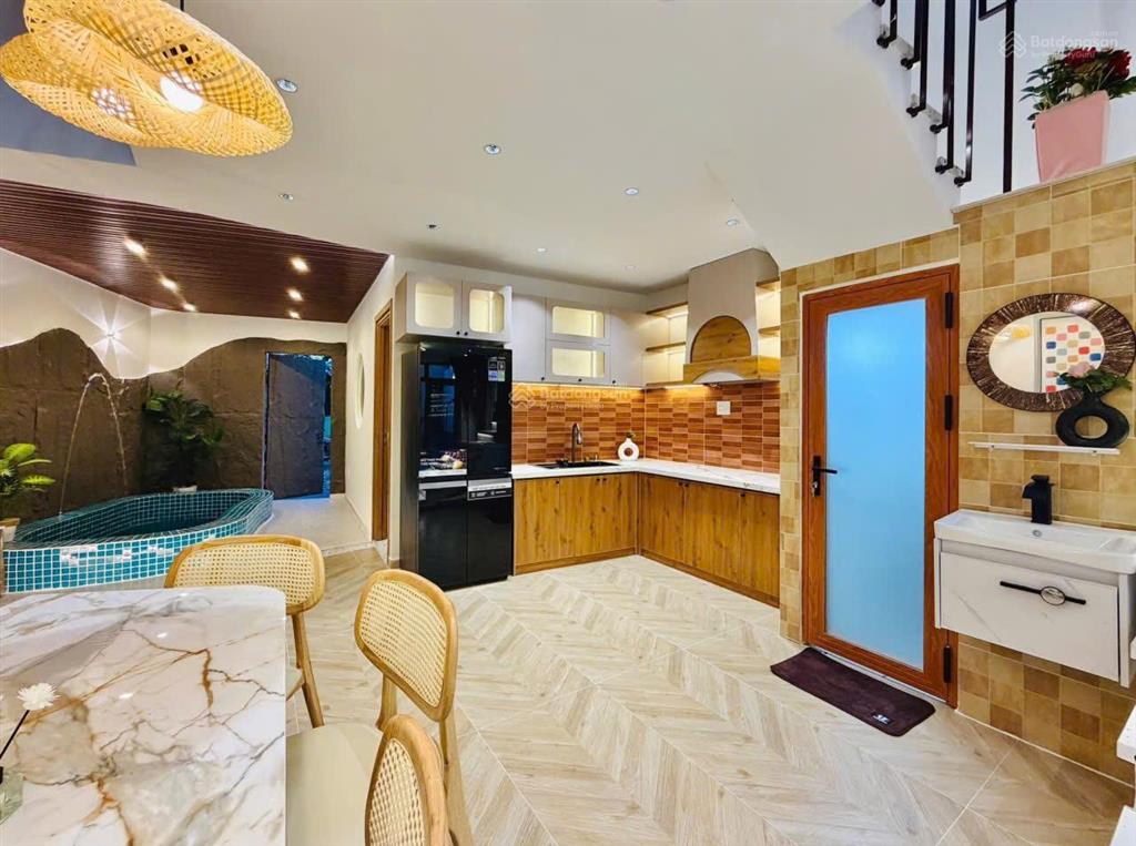 Căn vila có hồ bơi  phạm văn chiêu p14  5x16m  1 lầu  3pn  4wc  6,9 tỷ