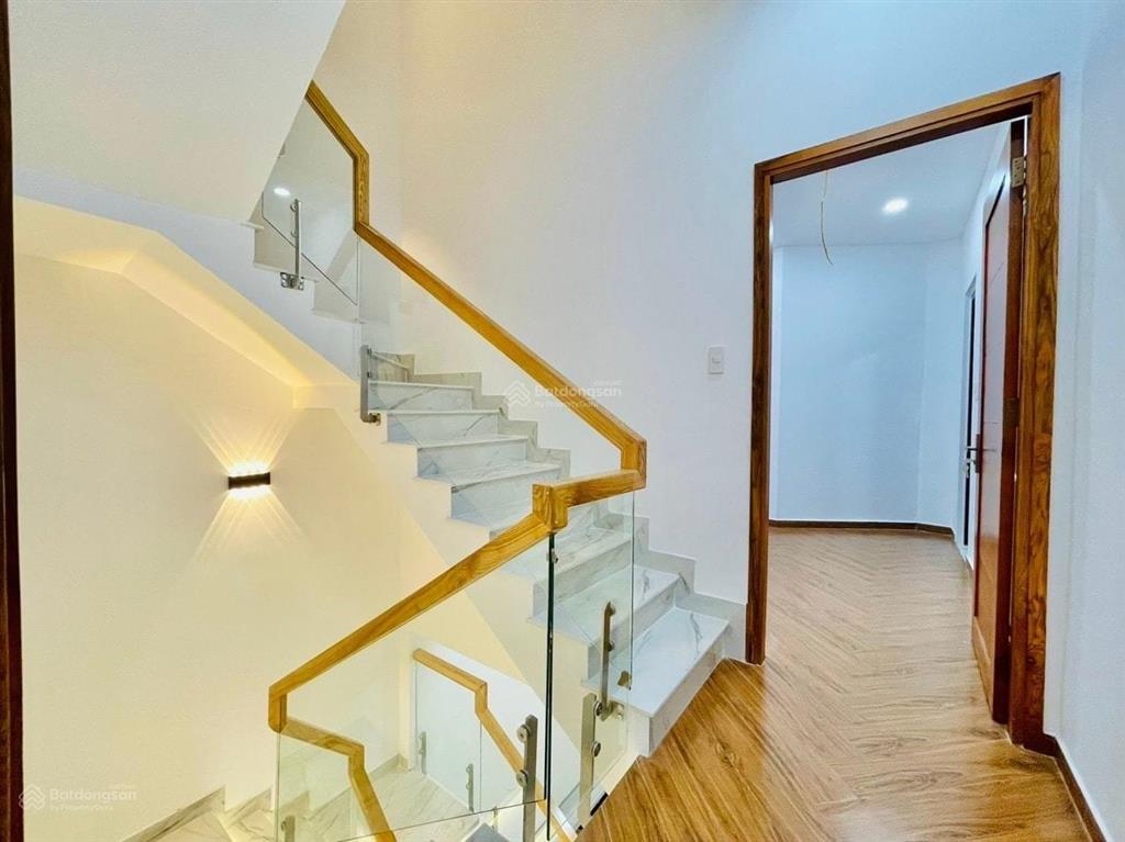 Nhà hẻm 4m quang trung p11 diện tích 4x13m  3 lầu 5pn 3wc = 15 triệu  gần chợ hạnh thông tây