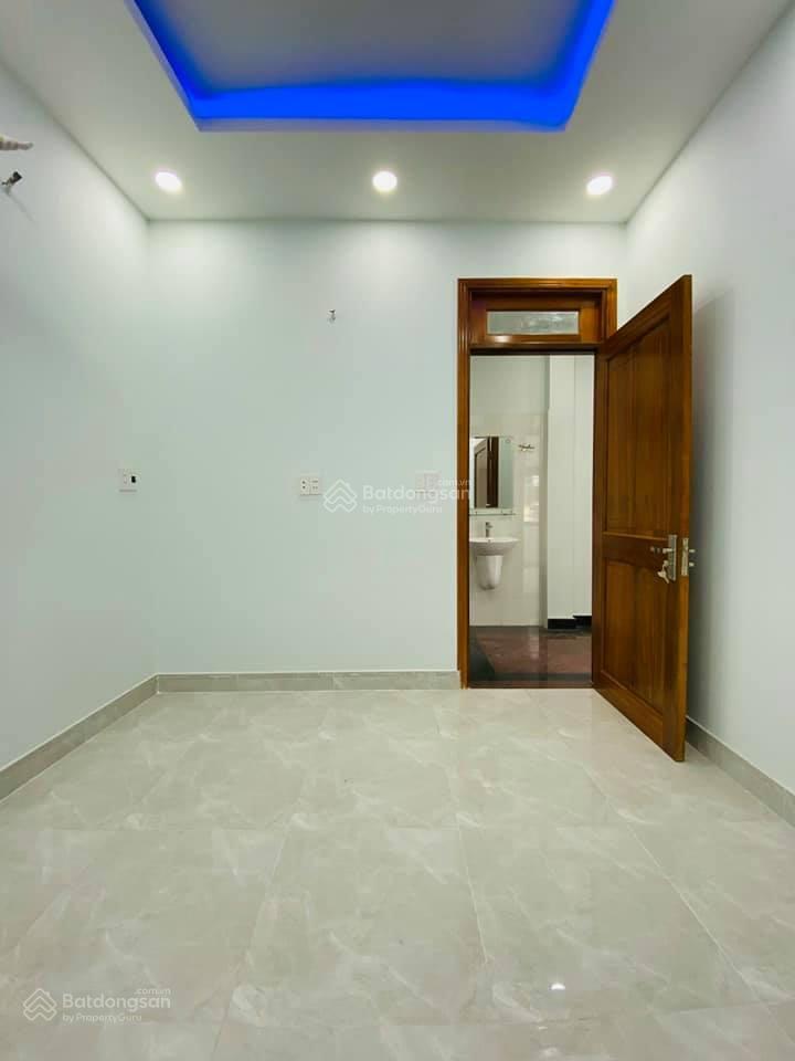 Nhà hẻm 4m quang trung p11 diện tích 4x13m  3 lầu 5pn 3wc = 15 triệu  gần chợ hạnh thông tây