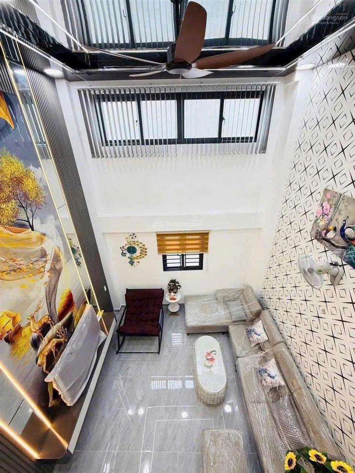 Nhà full nội thất hẻm 7 nguyễn tư giản p12  có thang máy 4x15m  4 lầu 4pn 5wc = 25 triệu/tháng
