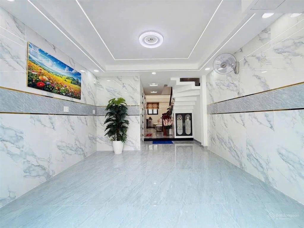 Nhà full nội thất hẻm 7 nguyễn tư giản p12  có thang máy 4x15m  4 lầu 4pn 5wc = 25 triệu/tháng