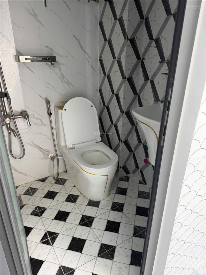 Nhà full nội thất hẻm 7 nguyễn tư giản p12  có thang máy 4x15m  4 lầu 4pn 5wc = 25 triệu/tháng