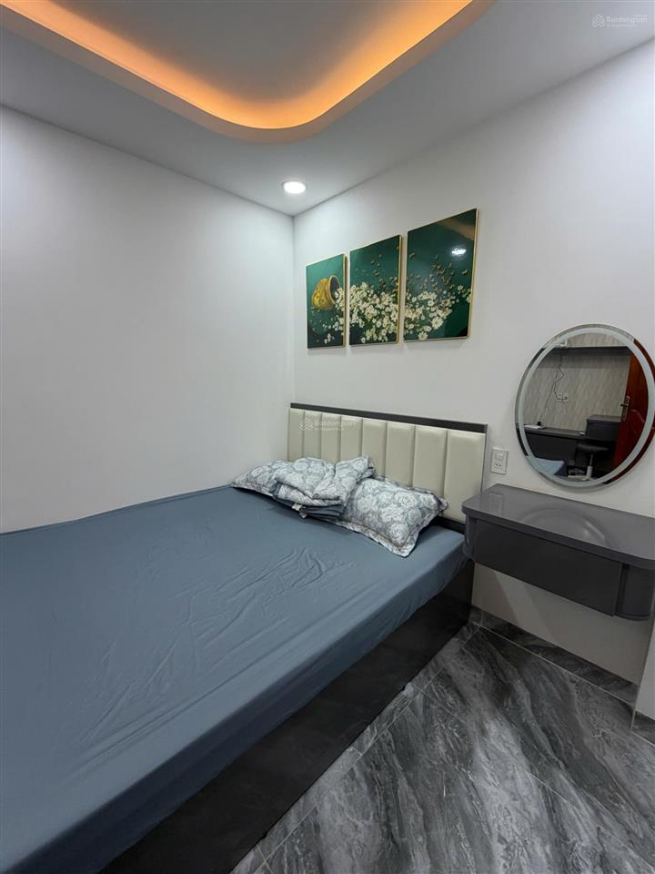 Nhà full nội thất hẻm 7 nguyễn tư giản p12  có thang máy 4x15m  4 lầu 4pn 5wc = 25 triệu/tháng