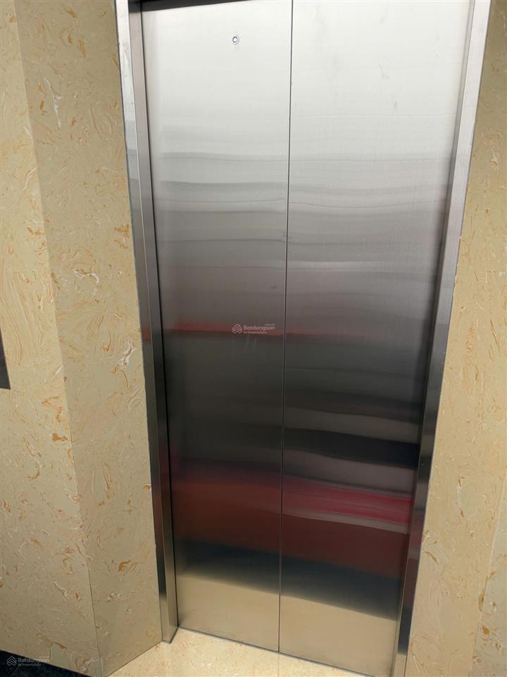 Nhà full nội thất hẻm 7 nguyễn tư giản p12  có thang máy 4x15m  4 lầu 4pn 5wc = 25 triệu/tháng